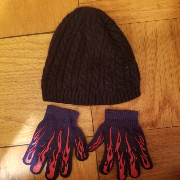 boys hat and gloves